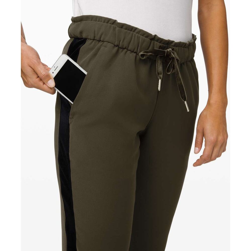 Lululemon On The Fly Jogger Pants Olive Green Black Velvet Trim Women's Size 12 - Picture 5 of 13
